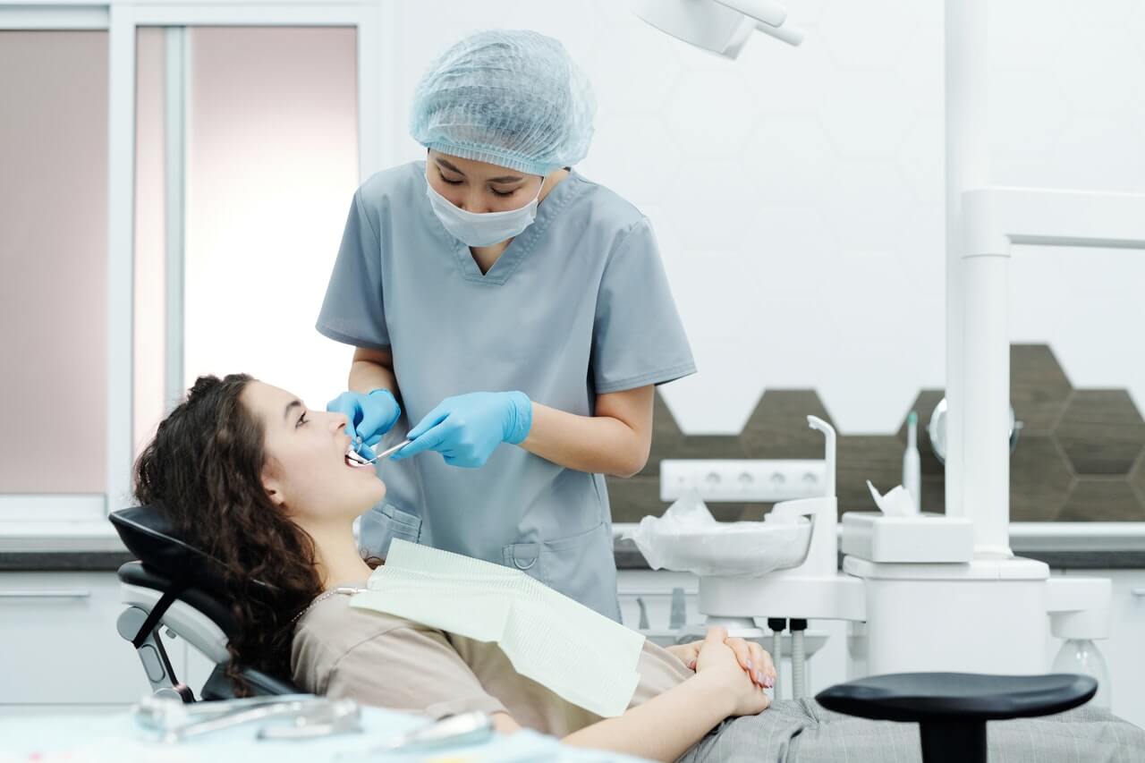 Jak przygotować się do wizyty w gabinecie stomatologicznym?